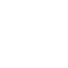 Hand hält Weltkugel – Symbol für globale Reichweite und Verantwortung beim Seefracht-Umzug.