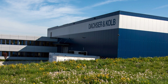 Das moderne und freundliche Firmengebäude von DACHSER & KOLB in Kempten im Allgäu für das professionelle Unternehmensprofil im B2B-Bereich.