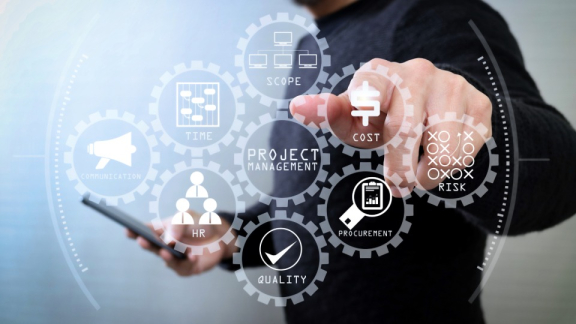 Eine digitale Projektmanagement-Grafik zur Veranschaulichung von Qualitätsmanagement, Kostenkontrolle und Controlling beim Firmenumzug mit DACHSER & KOLB.